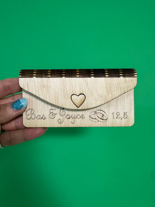 Houten envelop